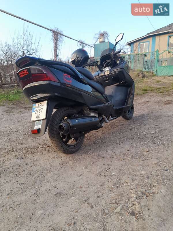 Макси-скутер Suzuki Skywave 250 2003 в Могилев-Подольске