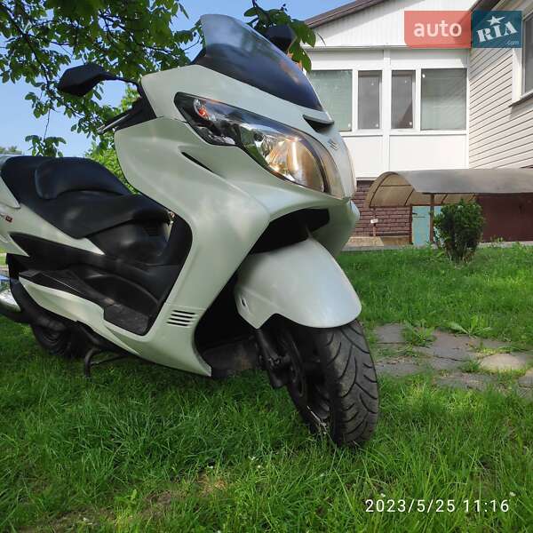 Макси-скутер Suzuki Skywave 250 2008 в Барышевке