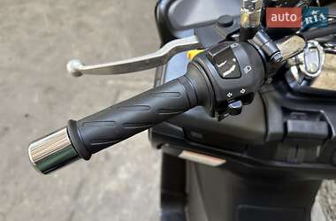 Макси-скутер Suzuki Skywave 250 2008 в 