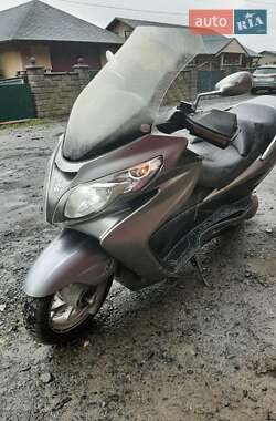 Макси-скутер Suzuki Skywave 250 2011 в 