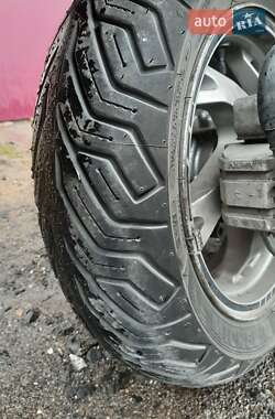 Макси-скутер Suzuki Skywave 250 2011 в 