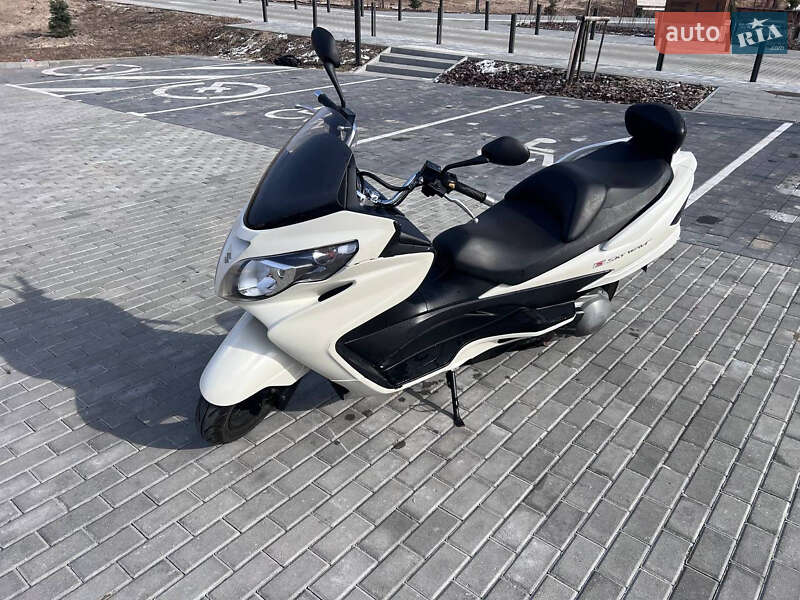 Макси-скутер Suzuki Skywave 250 2008 в Львове