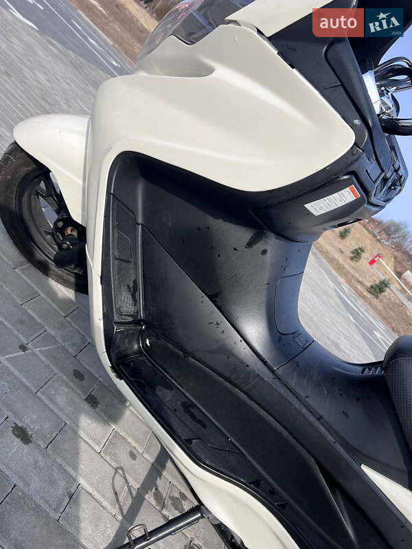 Макси-скутер Suzuki Skywave 250 2008 в Львове
