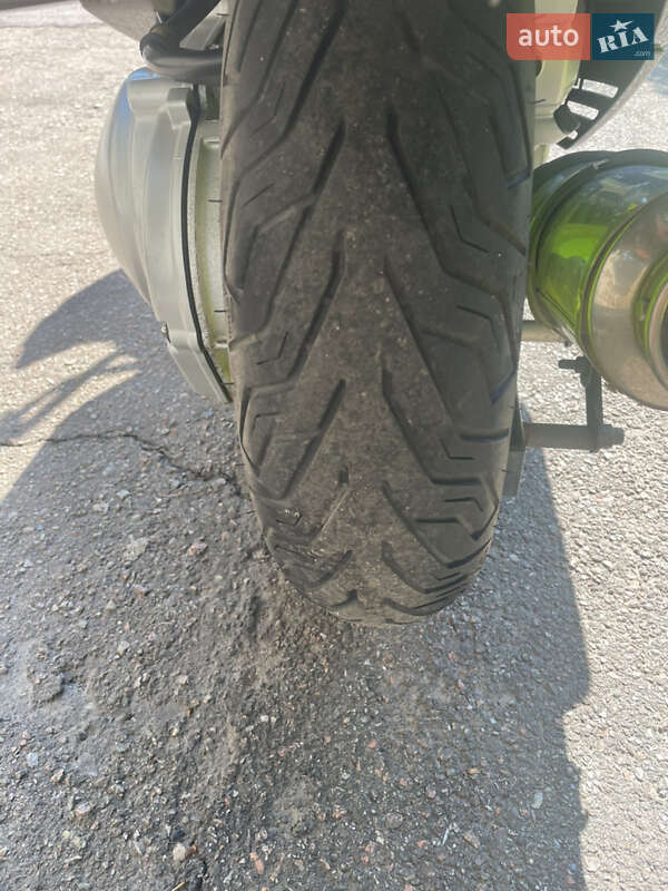 Максі-скутер Suzuki Skywave 250 2007 в Переяславі