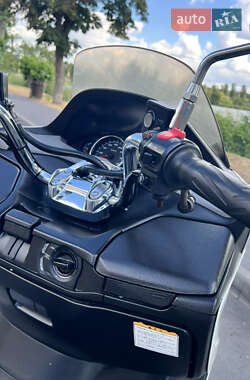 Максі-скутер Suzuki Skywave 250 2010 в 