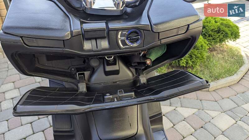 Макси-скутер Suzuki Skywave 250 2008 в Черновцах