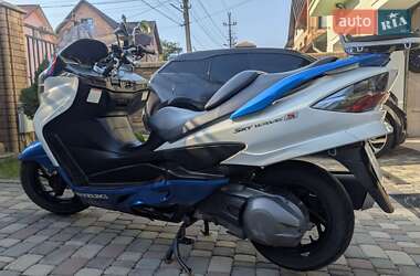 Макси-скутер Suzuki Skywave 250 2008 в 