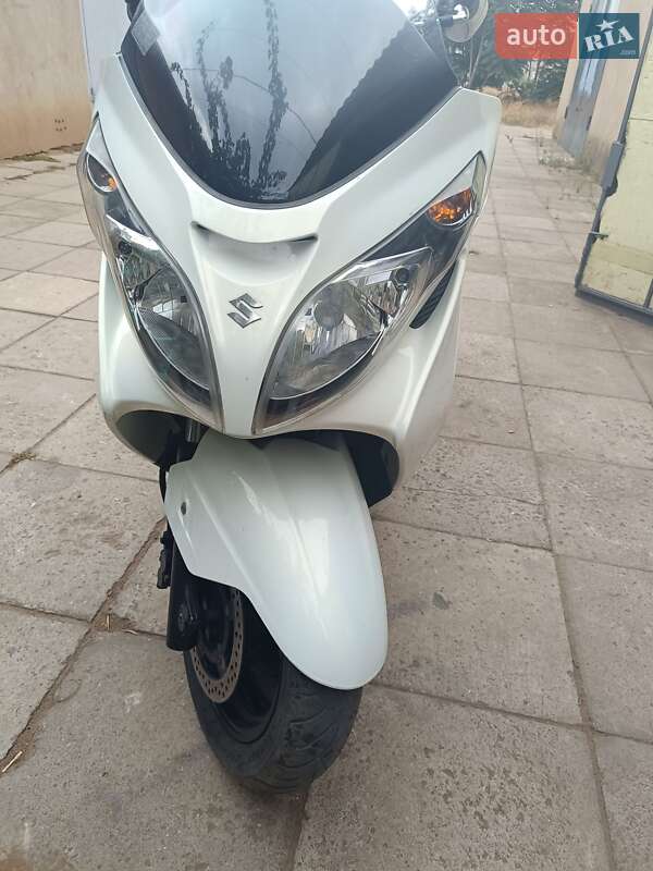 Макси-скутер Suzuki Skywave 250 2007 в Белгороде-Днестровском фото Макси-скутер Suzuki Skywave 250 2007 в Белгороде-Днестровском