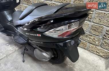 Максі-скутер Suzuki Skywave 250 2011 в 