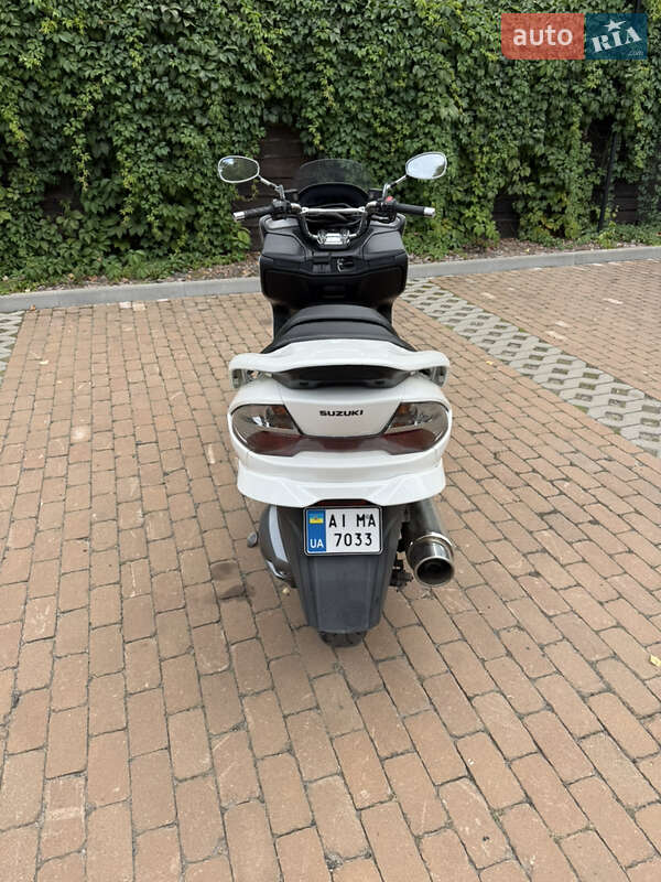 Макси-скутер Suzuki Skywave 250 2011 в Киеве