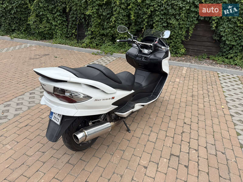Макси-скутер Suzuki Skywave 250 2011 в Киеве