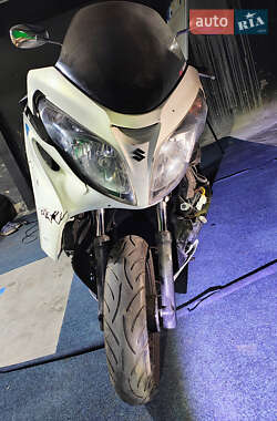 Макси-скутер Suzuki Skywave 250 2010 в 