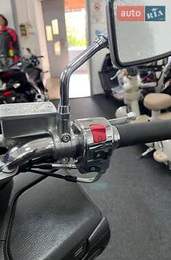 Макси-скутер Suzuki Skywave 250 2011 в 