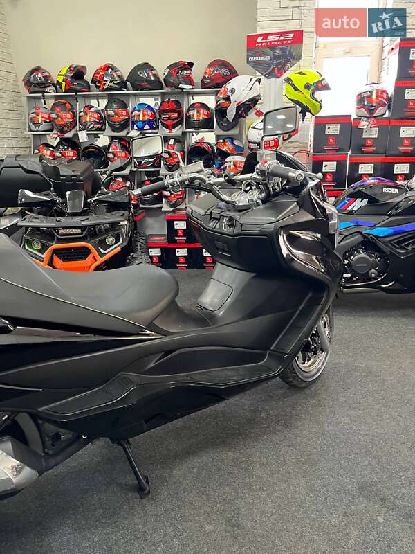 Макси-скутер Suzuki Skywave 250 2011 в Днепре