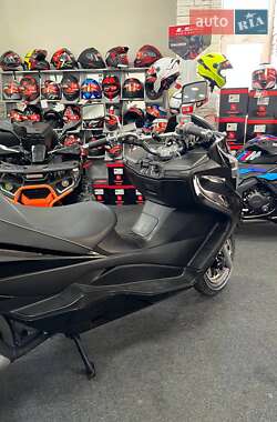 Макси-скутер Suzuki Skywave 250 2011 в 