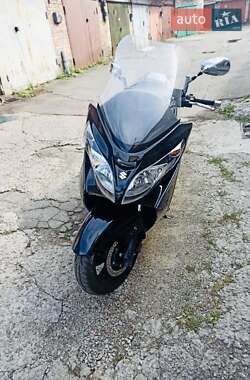 Макси-скутер Suzuki Skywave 400 2009 в 