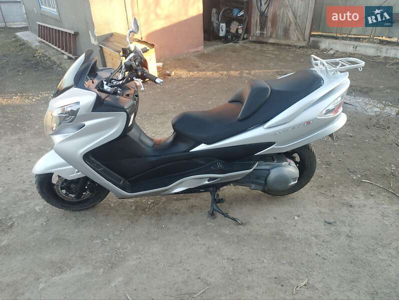 Макси-скутер Suzuki Skywave 400 2008 в Черновцах