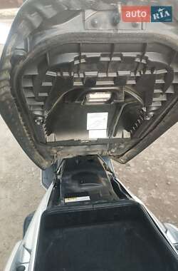Макси-скутер Suzuki Skywave 400 2008 в 