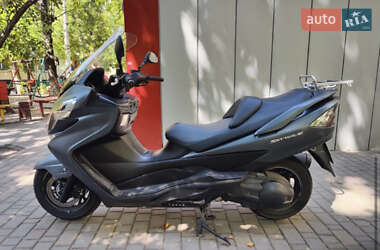 Максі-скутер Suzuki Skywave 400 2013 в 