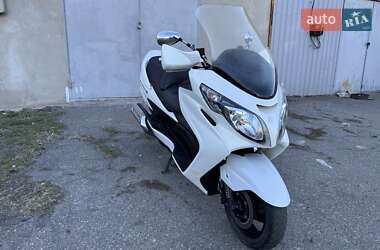 Максі-скутер Suzuki Skywave 400 2011 в 