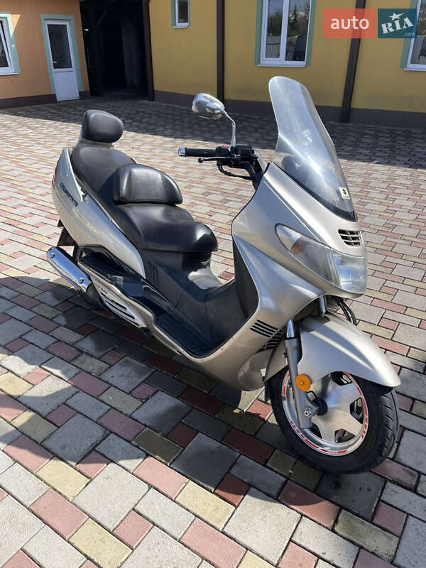 Макси-скутер Suzuki Skywave 400 2001 в Ужгороде