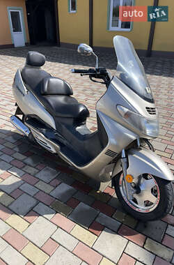 Макси-скутер Suzuki Skywave 400 2001 в 