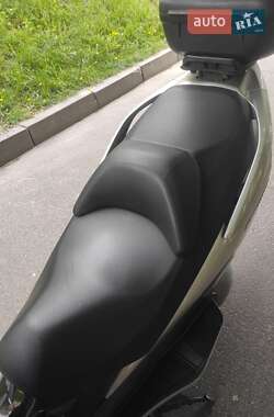 Макси-скутер Suzuki Skywave 400 2008 в 