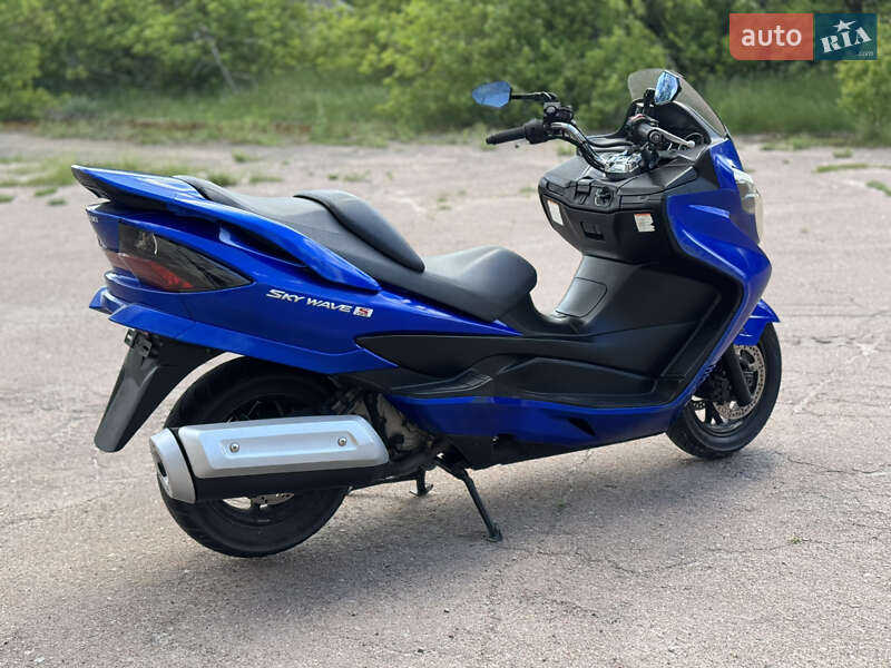 Макси-скутер Suzuki Skywave 400 2007 в Сновске