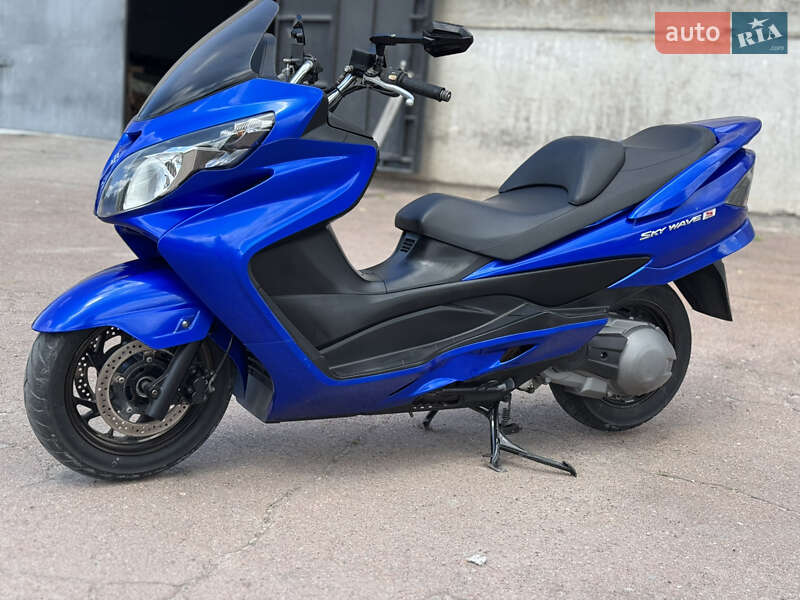 Макси-скутер Suzuki Skywave 400 2007 в Сновске