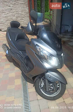 Скутер Suzuki Skywave 400 2013 в Ужгороді