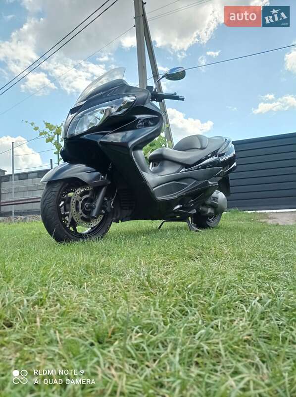 Макси-скутер Suzuki Skywave 400 2007 в Сарнах