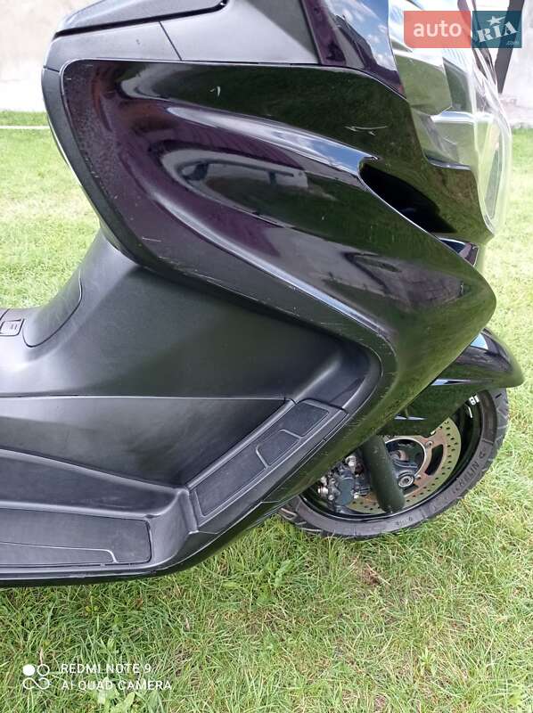 Макси-скутер Suzuki Skywave 400 2007 в Сарнах