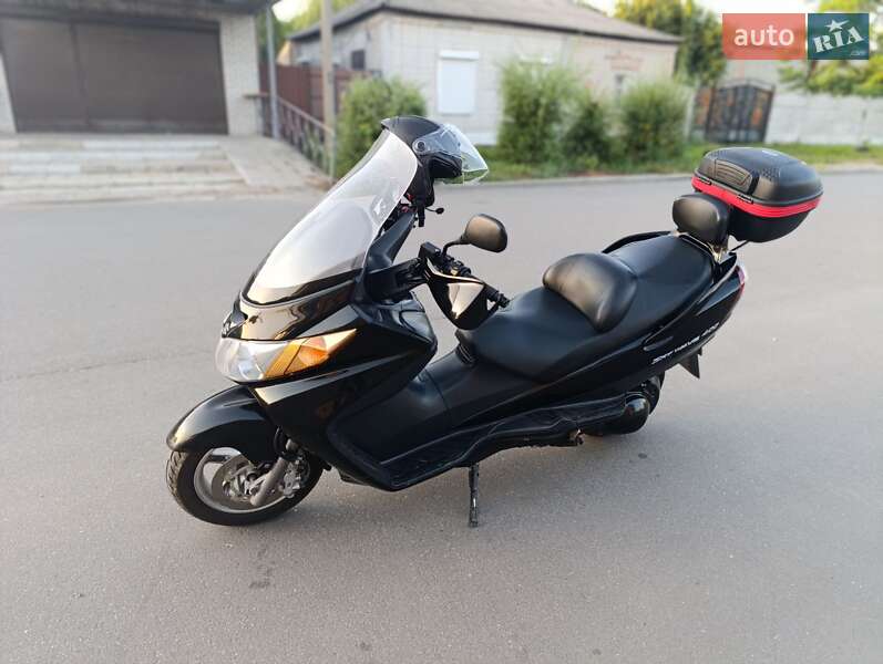 Макси-скутер Suzuki Skywave 400 2004 в 