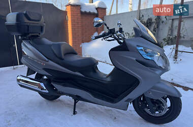 Макси-скутер Suzuki Skywave 400 2015 в Сновске