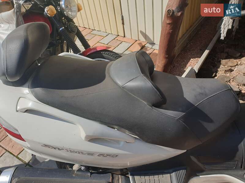 Макси-скутер Suzuki SkyWave 650 2005 в Белой Церкви фото 3 Макси-скутер Suzuki SkyWave 650 2005 в Белой Церкви