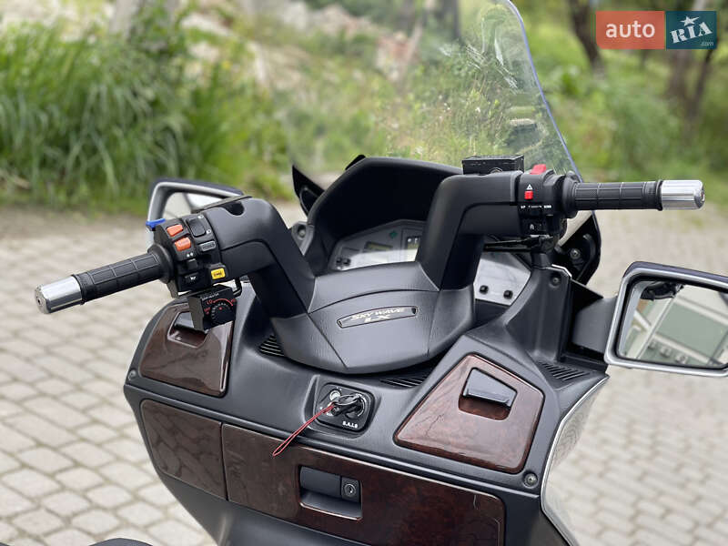 Макси-скутер Suzuki SkyWave 650 2005 в Львове