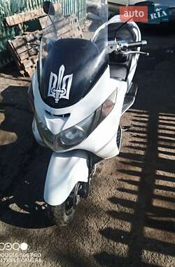 Макси-скутер Suzuki Skywave Type S400 2004 в 