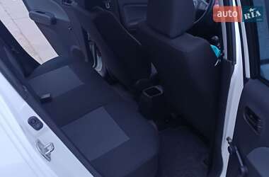 Хэтчбек Suzuki Splash 2009 в 