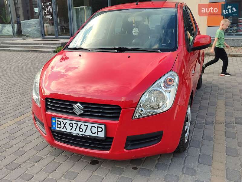 Хетчбек Suzuki Splash 2011 в 
