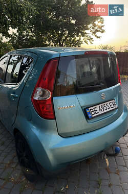 Хэтчбек Suzuki Splash 2010 в 