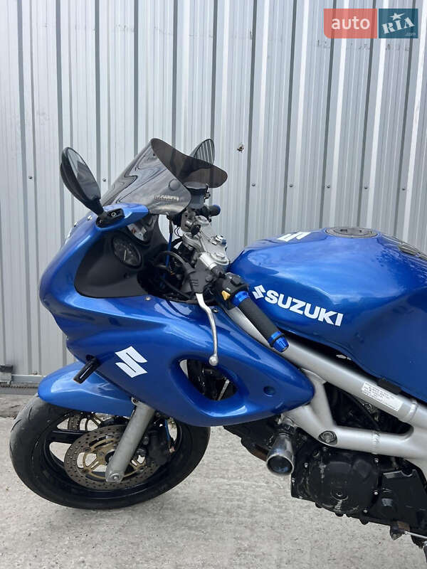 Спортбайк Suzuki SV 650 2001 в 