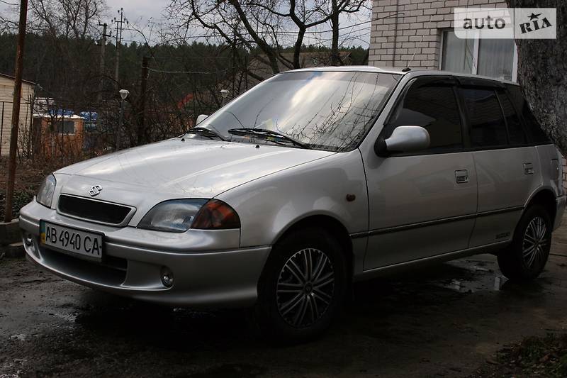 Хэтчбек Suzuki Swift 2003 в 