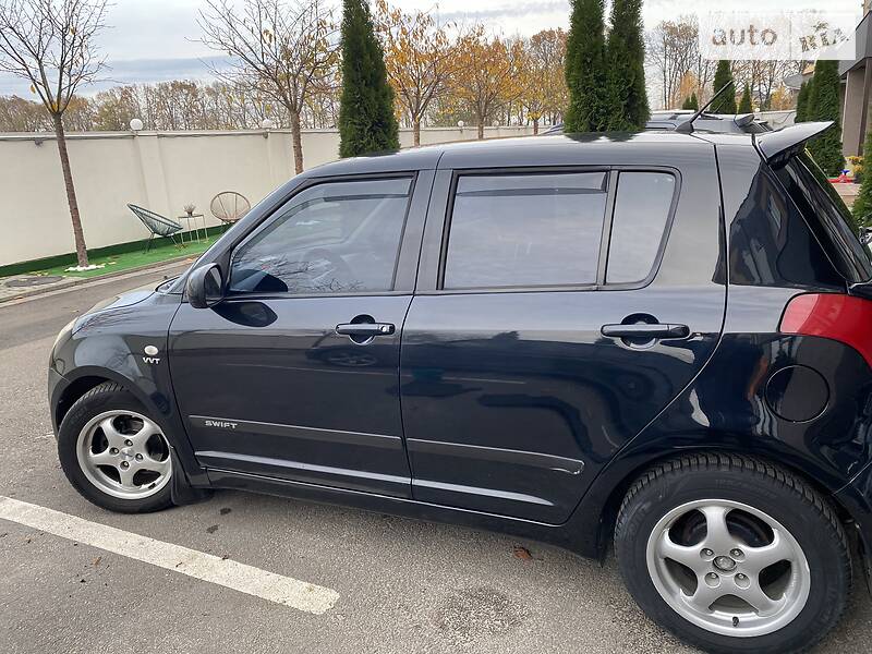Хэтчбек Suzuki Swift 2006 в Киеве