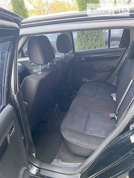 Хэтчбек Suzuki Swift 2006 в Киеве