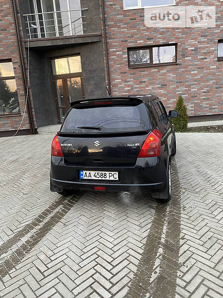 Хэтчбек Suzuki Swift 2006 в Киеве