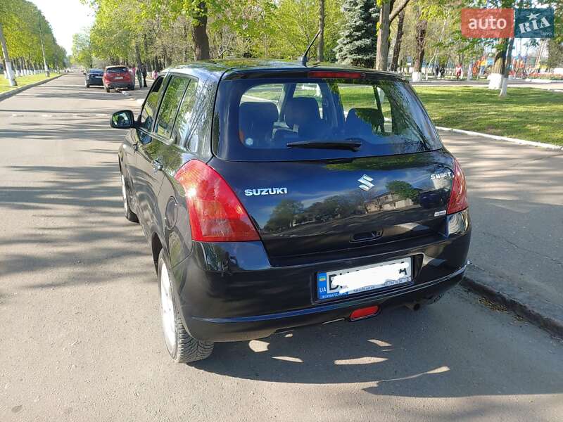 Хэтчбек Suzuki Swift 2007 в Подольске