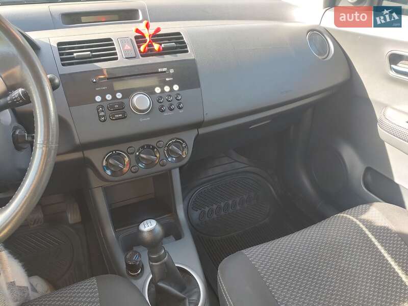 Хэтчбек Suzuki Swift 2007 в Подольске
