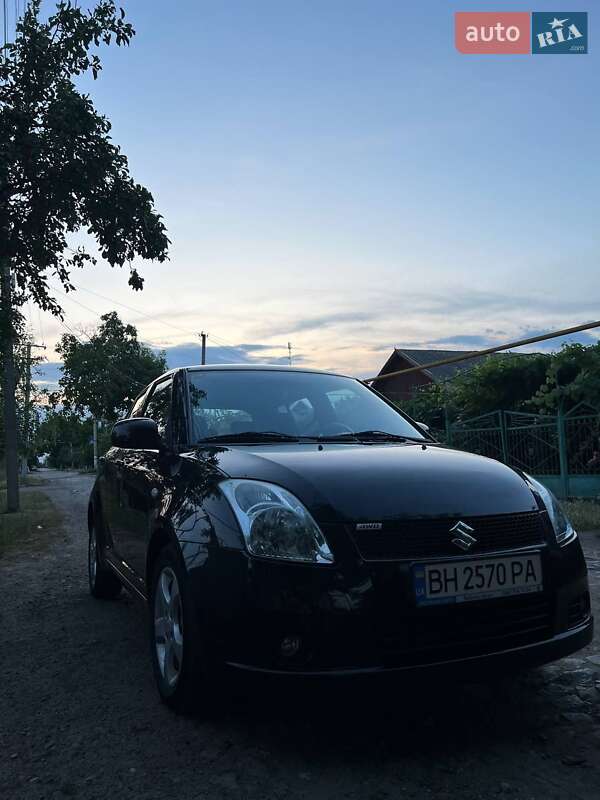 Хэтчбек Suzuki Swift 2007 в Подольске