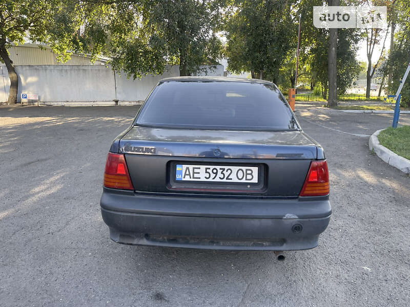Седан Suzuki Swift 1995 в Дніпрі