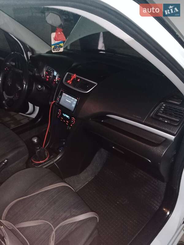 Хэтчбек Suzuki Swift 2014 в Вижнице